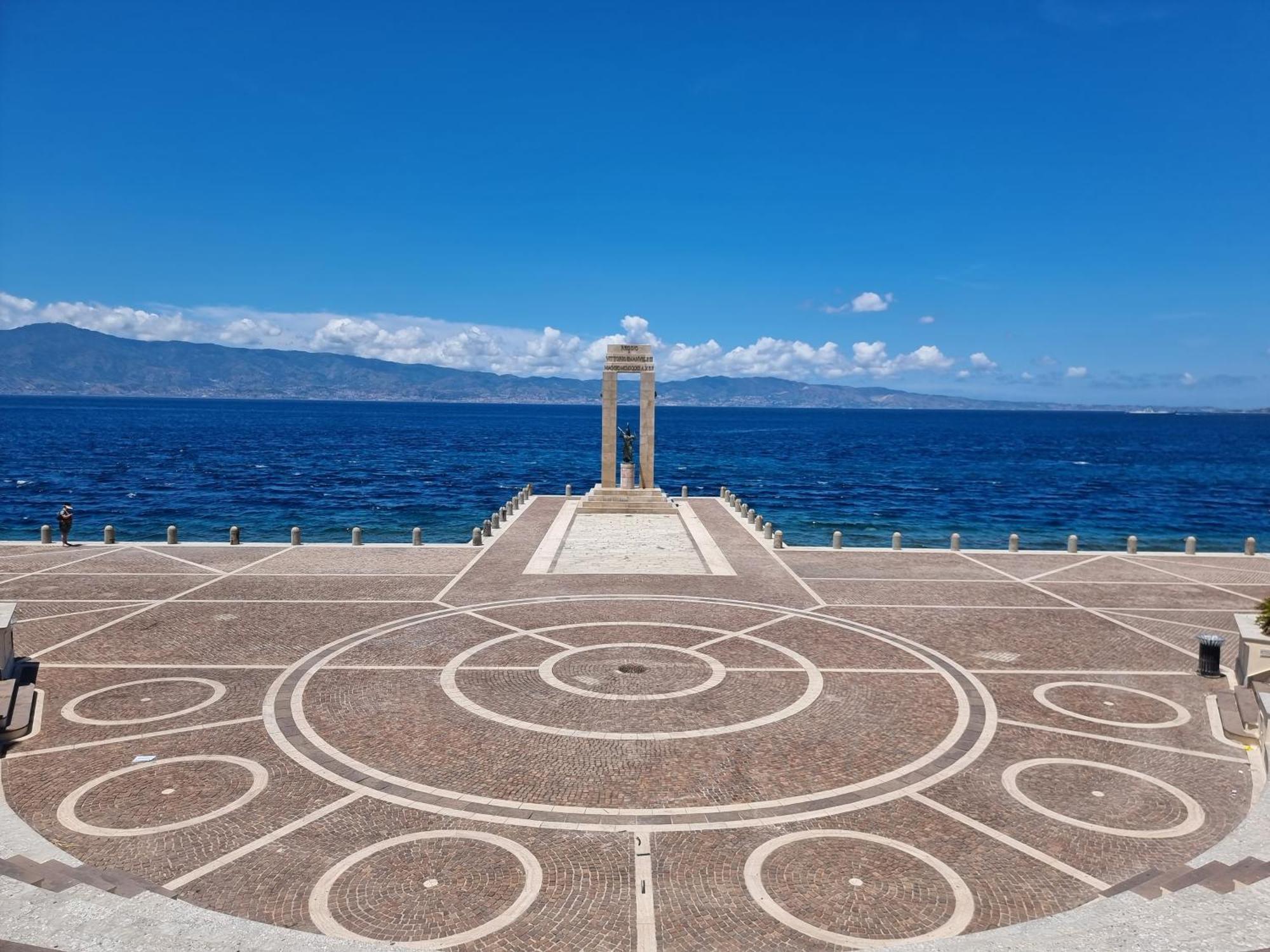Loft Magna Grecia Reggio Calabria Centro Storico A 3 Minuti A Piedi Dal Mare Lejlighed Eksteriør billede